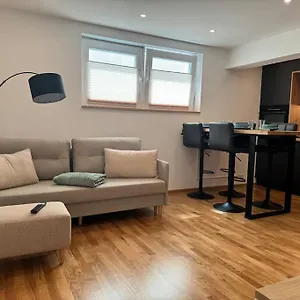 1,5-zimmer, Ausgestattet, 4 Pers, Souterrain Flintsbach